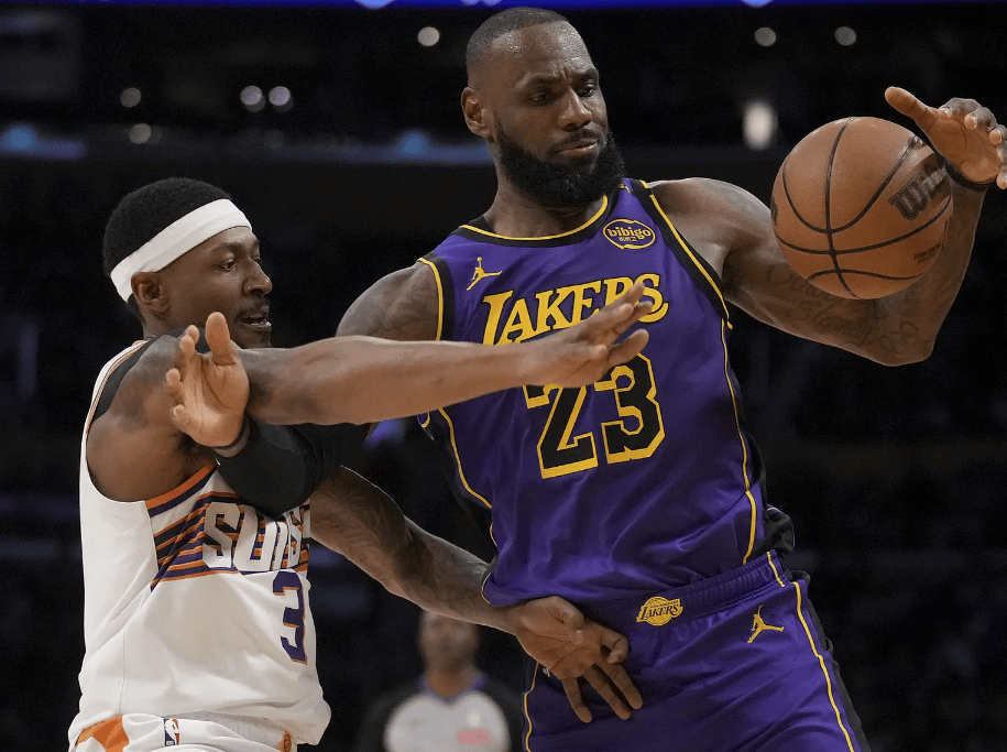 爱游戏大厅-山东队完胜上海队，詹姆斯带队取胜