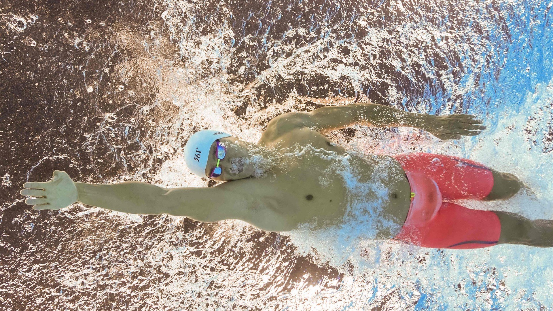 阿圭罗的利刃，当阿尔及利亚用足球刺穿美国神话